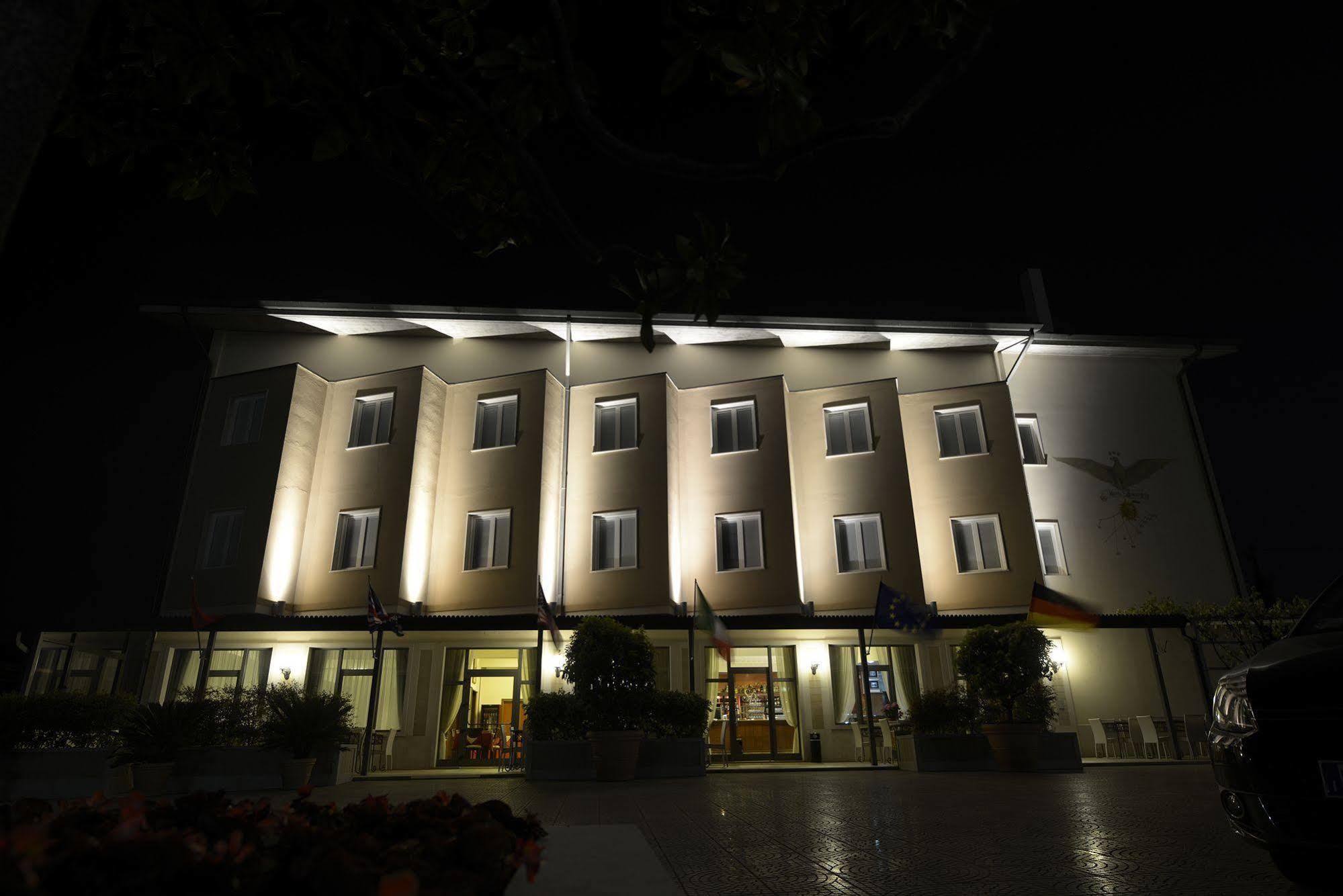 Hotel San Benedetto Peschiera del Garda Esterno foto